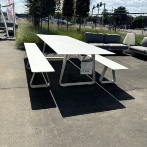 Set Elko tafel + 2 banken