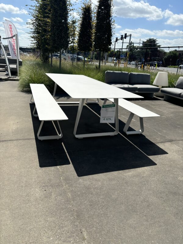 Set Elko tafel + 2 banken