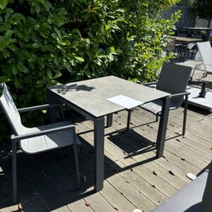 Set Goa tafel + 2 Bari stoelen