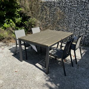 Set Axial tafel + 4 Sevilla stoelen