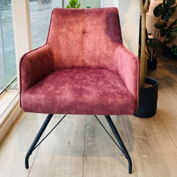 Verberckmoes Outlet Wilrijk toonzaalmodel Oona fauteuil in stof karese burgundy red XOOON vooraanzicht