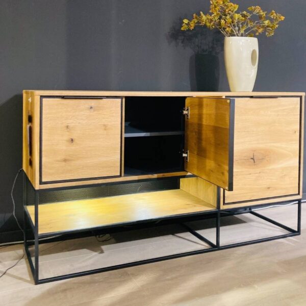 Verberckmoes Outlet - City dressoir railway brown 160cm Henders and Hazel met open kastdeur