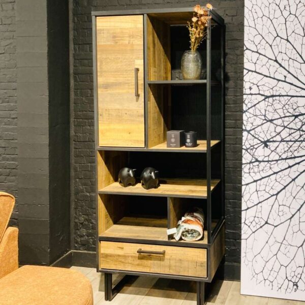 Verberckmoes Outlet Wilrijk toonzaalmodel Avalon boekenkast 190cm hoog in drifdwood met zwart metalen frame Henders and Hazel