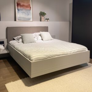 Nolte Concept Me bedset 160 cm met hoofdbord – vooraanzicht toonzaalmodel