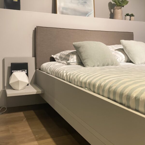 Nolte Concept Me bedset 160 cm met zwevend paneel – linker zijaanzicht