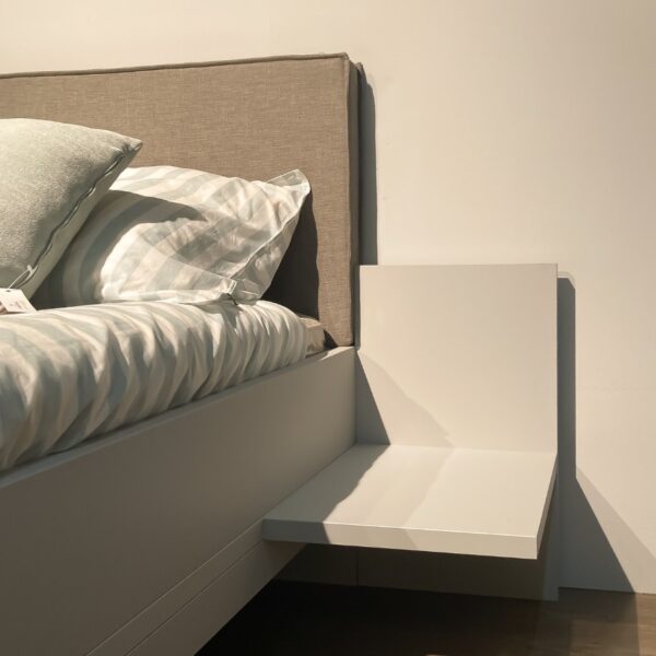 Nolte Concept Me bedset 160 cm met zwevend paneel – rechter zijaanzicht
