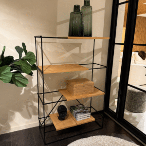 Passe Partout Jukebox roomdivider met zwart metalen frame en eiken legplanken Natural 24 – totaalbeeld – toonzaalmodel Sint-Gillis-Waas – Verberckmoes