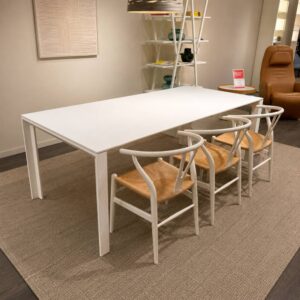 Lapalma Apta eetkamertafel 198x98 cm met wit Fenix HPL blad en wit aluminium onderstel toonzaalmodel Verberckmoes Sint-Gillis-Waas