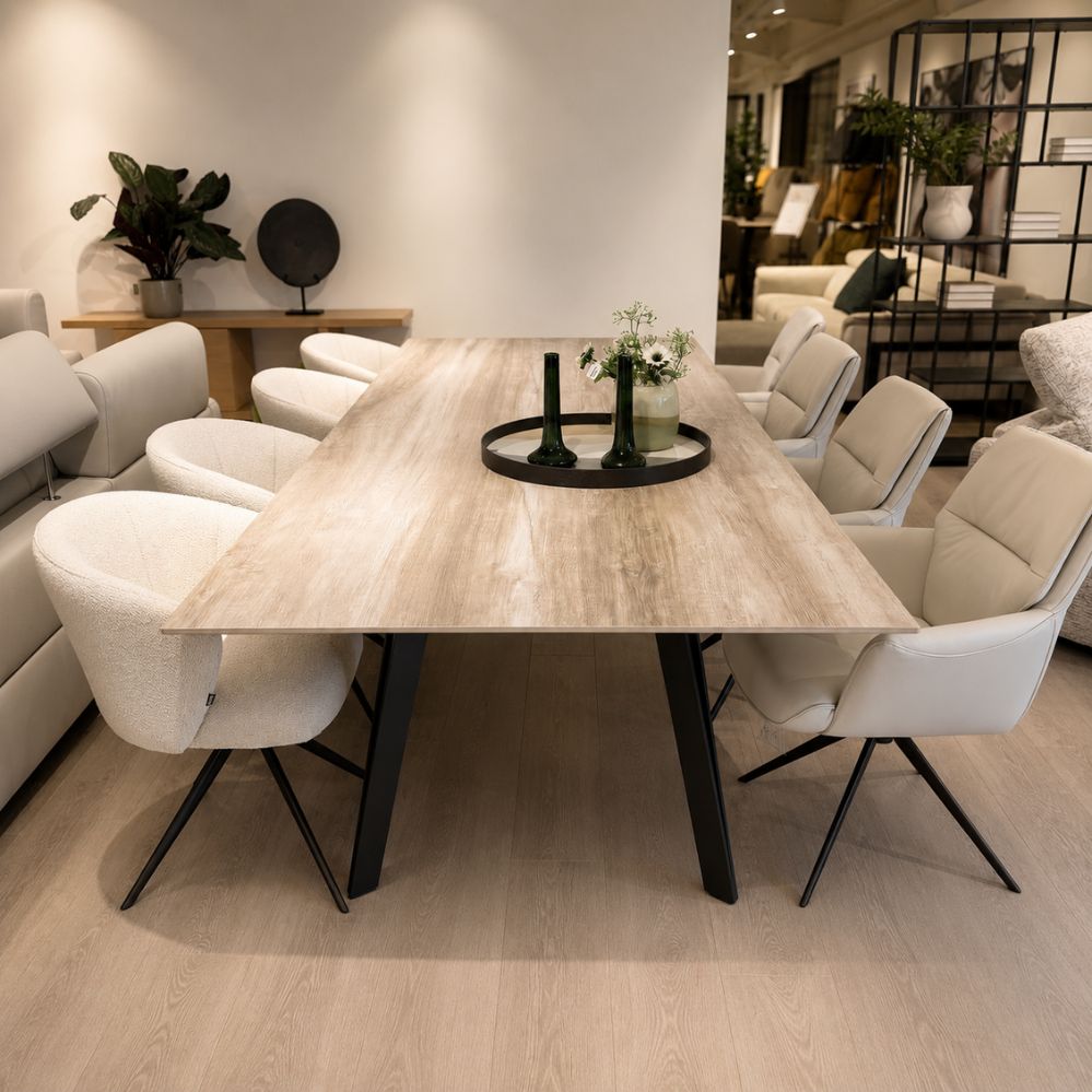Castle Line Split rechthoekige eettafel van 300 x 128 cm met keramisch Forest tafelblad en zwart metalen onderstel – toonzaalmodel Sint-Gillis-Waas – Verberckmoes