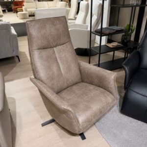 De Eiken Zetel Jill elektrische relaxfauteuil als toonzaalmodel in Sint-Gillis-Waas