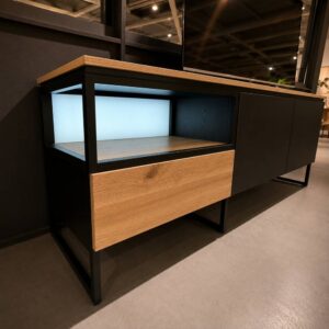 Evan Portofino tv-meubel in Elegant black met old oak bovenblad – toonzaalmodel Sint-Gillis-Waas