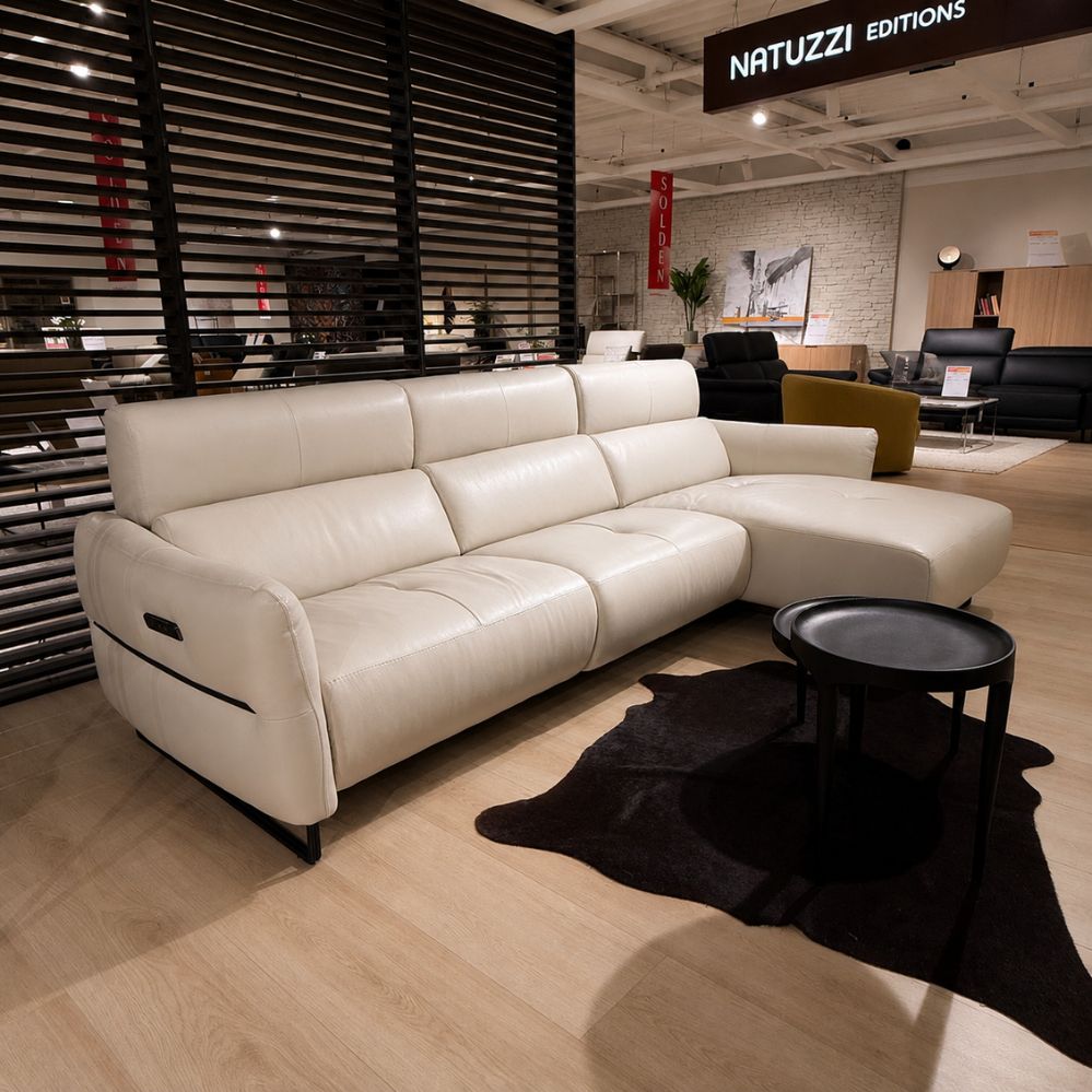 Franco Ferri Ginevra hoeksalon met elektrische relax in Leder Mango kleur 20601 – schuin vooraanzicht – toonzaalmodel Sint-Gillis-Waas – Verberckmoes