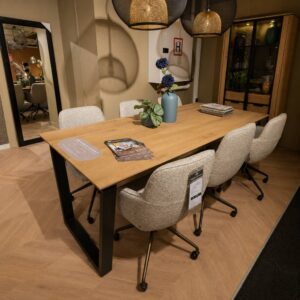 Henders & Hazel Livada verlengtafel in naturel wild eiken met zwart metalen onderstel – toonzaalmodel Sint-Gillis-Waas
