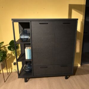 Henders & Hazel Ridgefield highboard van 125 cm in Castle Antraciet – toonzaalmodel Sint-Gillis-Waas