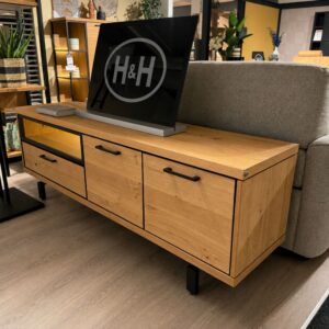 Henders & Hazel Ridgefield lowboard van 170 cm in naturel eikenfineer en off black – toonzaalmodel Sint-Gillis-Waas