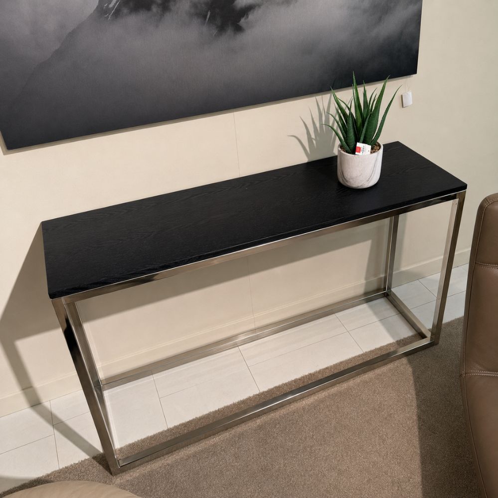 Huiscollectie Bogart console met ebony bovenblad en zilverkleurig metalen onderstel in Sint-Gillis-Waas