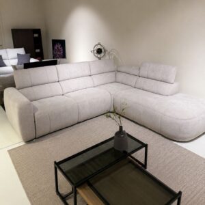 Maxfurn Coast hoeksalon in beige stof met relaxfunctie als toonzaalmodel in Sint-Gillis-Waas