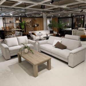 Maxfurn Marseille 2-zit en 3-zit in naturel stof als toonzaalmodellen in Sint-Gillis-Waas