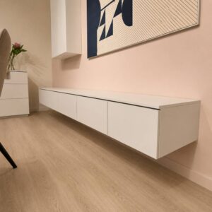 Maxfurn Stuttgart zwevend tv-meubel met vier laden in Ivory, toonzaalmodel Sint-Gillis-Waas bij Verberckmoes