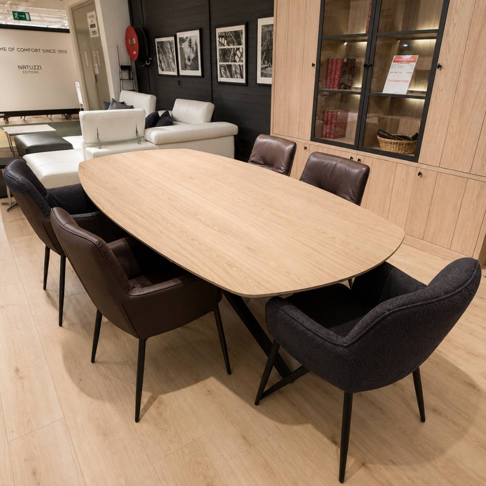 Deens ovale Maxfurn Wellington eettafel van 220 x 120 cm – toonzaalmodel Sint-Gillis-Waas