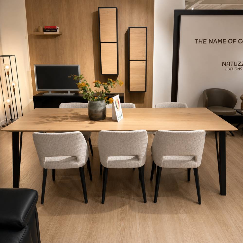 Ruime Theuns Montreal eettafel van 240 cm in warme houtkleur – toonzaalmodel Sint-Gillis-Waas