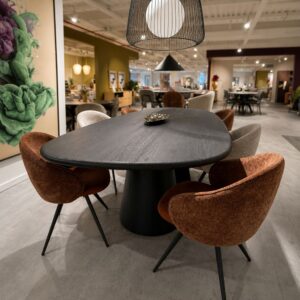 XOOON Arawood eettafel van 240 x 120 cm in zwart massief eikenhout – toonzaalmodel Sint-Gillis-Waas