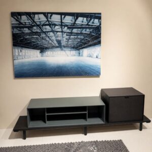 XOOON Elements modulaire tv-meubelopstelling in groen en onyx als toonzaalmodel in Sint-Gillis-Waas