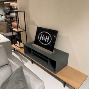 XOOON Elements modulaire tv-meubelopstelling in naturel eikenfineer als toonzaalmodel in Sint-Gillis-Waas