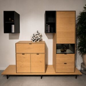 Volledige XOOON Elements wandmeubelopstelling in natural eikenfineer en off black – toonzaalmodel Sint-Gillis-Waas
