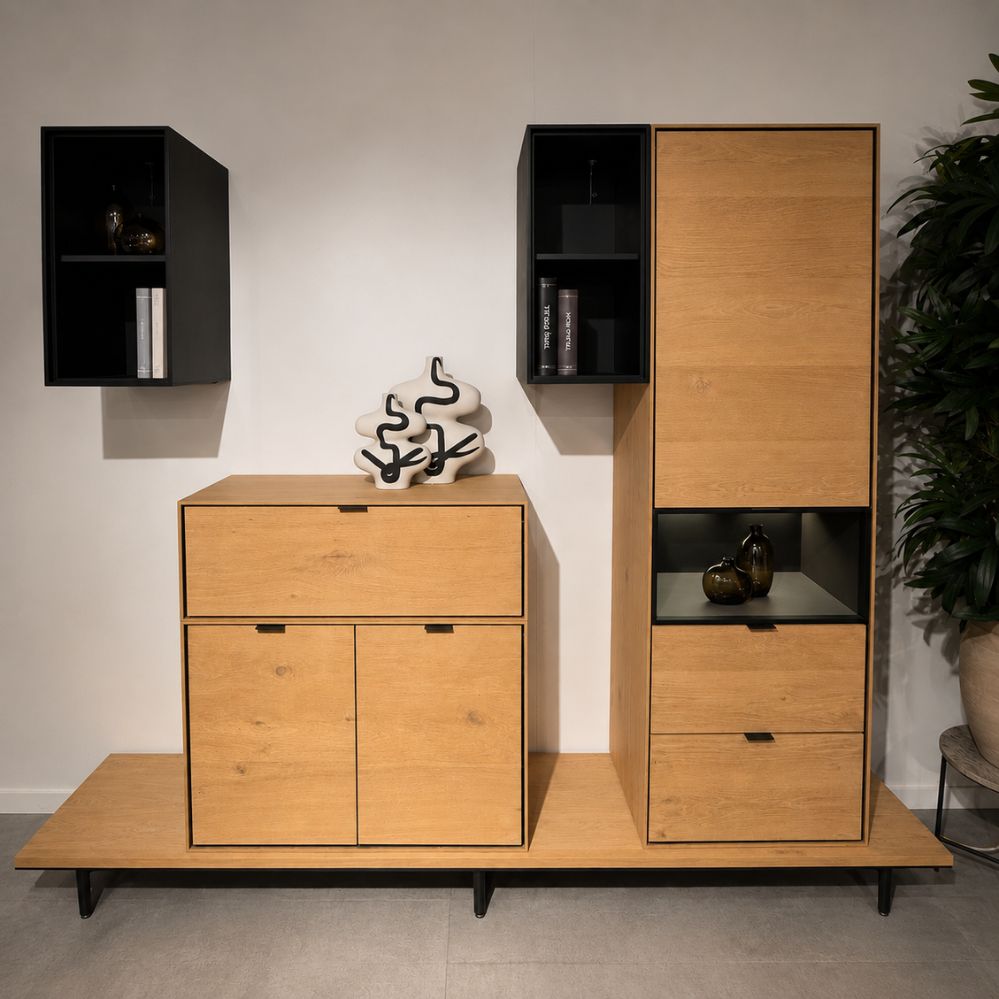 Volledige XOOON Elements wandmeubelopstelling in natural eikenfineer en off black – toonzaalmodel Sint-Gillis-Waas