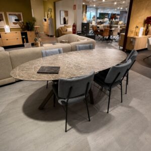 XOOON Minato eettafel van 240 x 110 cm met lichtgrijs tafelblad in marmerlook – toonzaalmodel Sint-Gillis-Waas