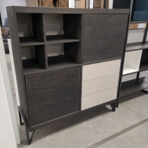 Henders & Hazel Montpellier highboard van 125 cm met deuren, laden en open niches als toonzaalmodel bij Meubelen Verberckmoes Sint-Gillis-Waas
