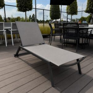 Jati Kebon Hydra ligbed in charcoal met textileen zilver – terrasmodel bij Verberckmoes Tuinmeubelen Temse.